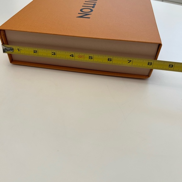 LOUIS VUITTON BOX - Picture 7 of 9